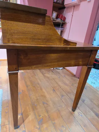 Bonita mesa escritorio vintage de madera