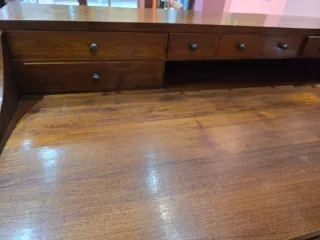 Bonita mesa escritorio vintage de madera