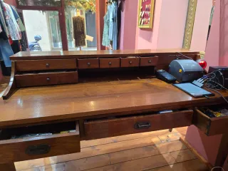 Bonita mesa escritorio vintage de madera