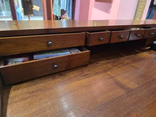 Bonita mesa escritorio vintage de madera