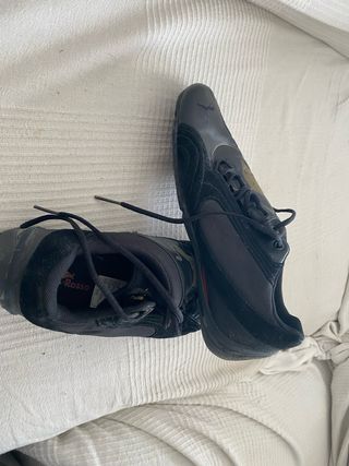 Zapatillas Puma Red Bull Negras y Doradas