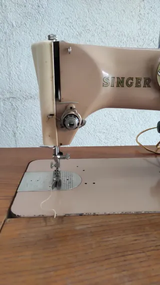 Máquina de coser Singer vintage.