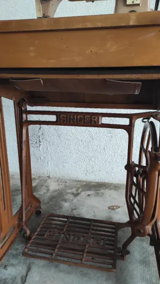Máquina de coser Singer vintage.