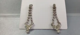 Pendientes largos con pedrería