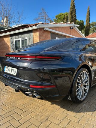 Porsche Panamera 2024