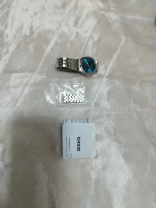 Casio MTP-B145D-2A2VDF Reloj Azul y Plateado