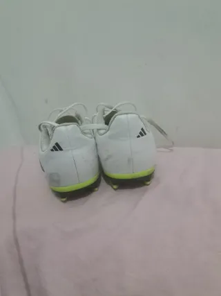 Botas de Fútbol Blancas