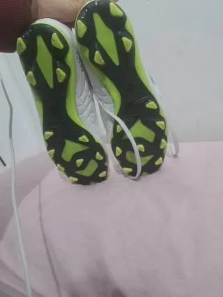 Botas de Fútbol Blancas