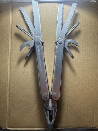 Navaja Leatherman Core