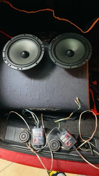 Equipo de sonido: Subwoofer MTX y Amplificador