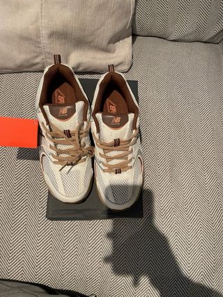 New Balance 530 Beige Talla 39