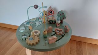 Mesa de actividades Little Dutch