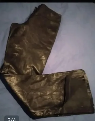 Pantalón negro de cuero piel Caché
