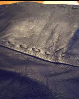 Pantalón negro de cuero piel Caché