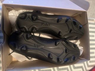 Zapatillas Adidas F50 tacos negras y doradas