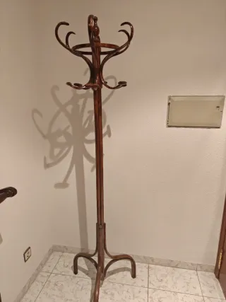 Perchero de pie Thonet madera