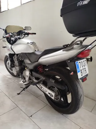 Honda CB 600 Hornet S Plata