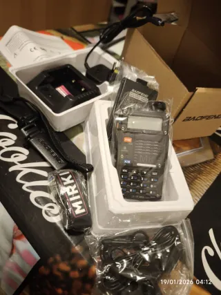 2 Baofeng UV-5R MK3 Walkie Talkie