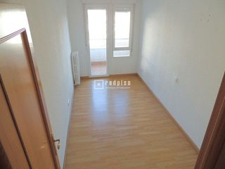 Piso en alquiler en Valdeacederas en Madrid