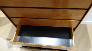 Cómoda de madera natural cerezo