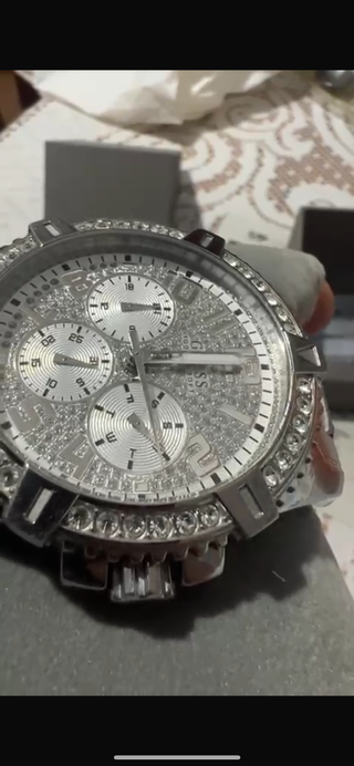 Reloj Guess Plateado con Cristales