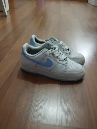 Nike Air Force 1 Azul y Blanco