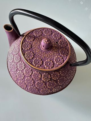 TEIERA IN GHISA GUIZHOU – PRUGNA CON DETTAGLI ORO