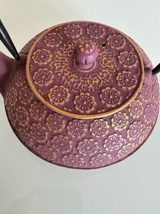 TEIERA IN GHISA GUIZHOU – PRUGNA CON DETTAGLI ORO