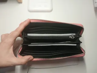 Monedero rosa con estampado floral