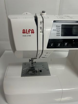 Máquina de coser Alfa mod. 2190
