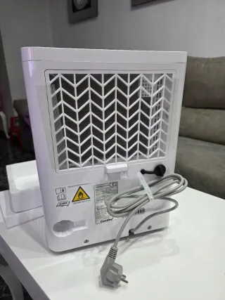 Deshumidificador Comfee MDDN-12DEN7 Blanco