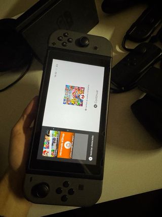 Nintendo Switch V2 + Tarjeta + Accesorios