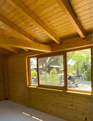 Caseta de madera para jardín