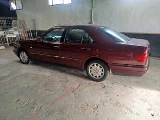 Mercedes-Benz E230 1996