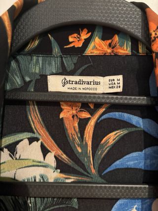 Kimono Stradivarius estampado tropical flores