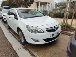 Opel Astra 2011