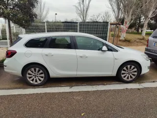 Opel Astra 2011