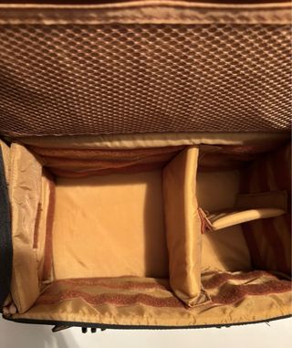 Bolso maletín rígido multiusos. Unisex.