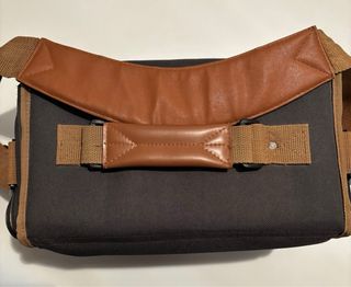 Bolso maletín rígido multiusos. Unisex.