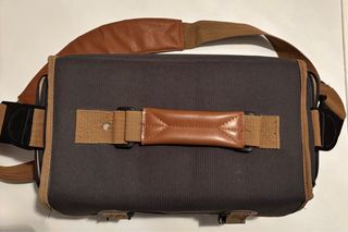 Bolso maletín rígido multiusos. Unisex.