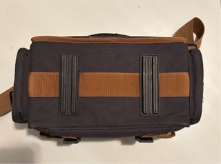 Bolso maletín rígido multiusos. Unisex.