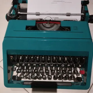 Macchina da scrivere Olivetti Studio 45