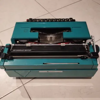 Macchina da scrivere Olivetti Studio 45