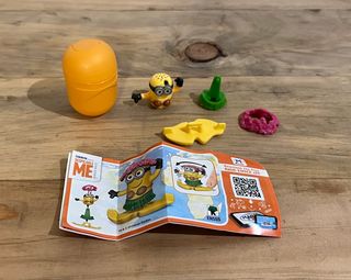 FIGURA KINDER MINION HAWAI+BPZ+HUEVO