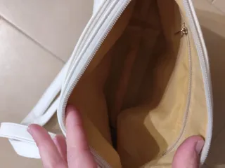 Borsa bianca con logo a V