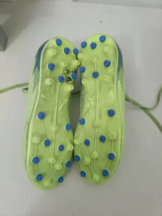 Botas de fútbol siete. Puma niño número 37
