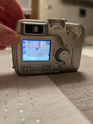 Macchina fotografica Nikon Coolpix 2100