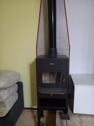 Estufa de leña de hierro forjado