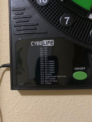 Diana de dardos con 37 juegos y 11 dardos