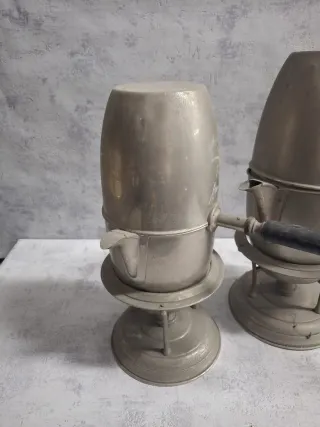 Antiche caffettiere in metallo